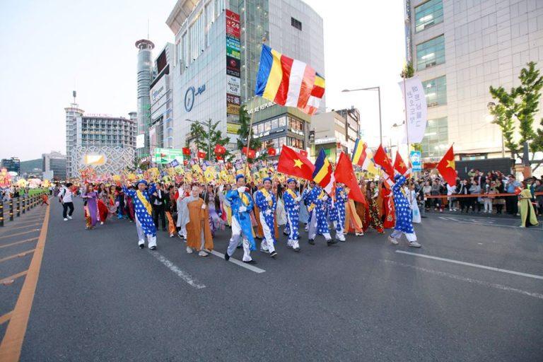 “Hồn Việt” trong mùa Phật đản ở xứ Hàn