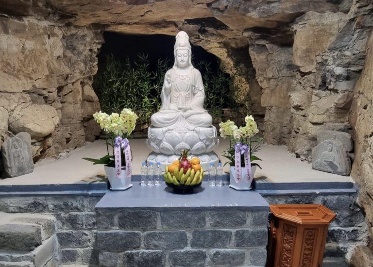 Động Quan Âm, hành trình chuyển hóa sâu sắc