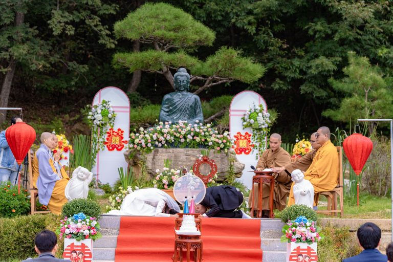 Bạn đời cùng bạn đạo